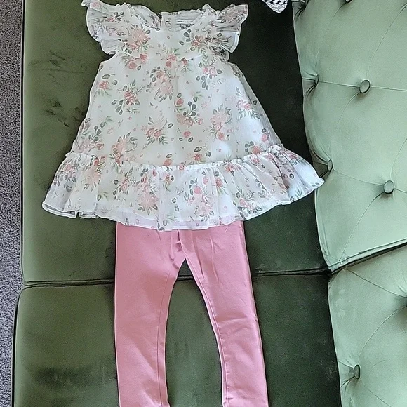 Cupcakes & Cashmere Set with Cream and Pink Accents. Size 3-4 Years. - Picture 1 of 4